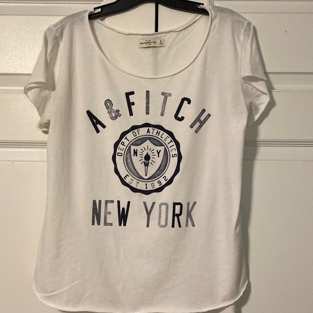 Abercrombie & Fitch Tee Shirt. Size Medium. Used, great condition.